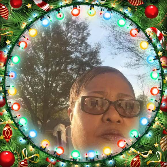 Profile Picture of Mary Geter (@mgeter52) on Poshmark
