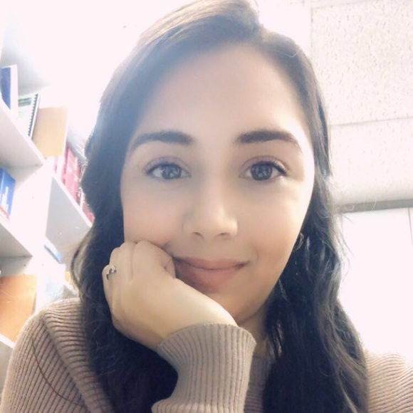 Profile Picture of Jackeline Padilla (@jackiedenisse) on Poshmark