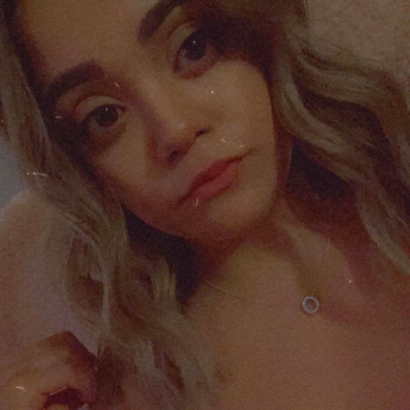 Profile Picture of Fatima Ahmed (@fasfas52) on Poshmark