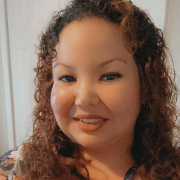 Profile Picture of Lidia Lopez (@lidia809) on Poshmark