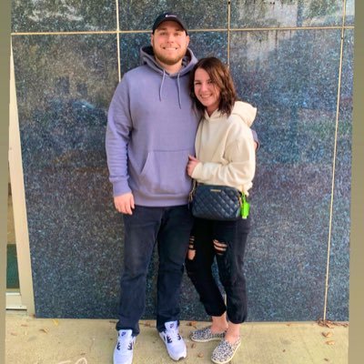 Profile Picture of Amber (@damn_burr) on Twitter