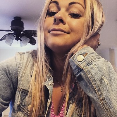 Profile Picture of Stephanie Bowie (@FLRealEst) on Twitter