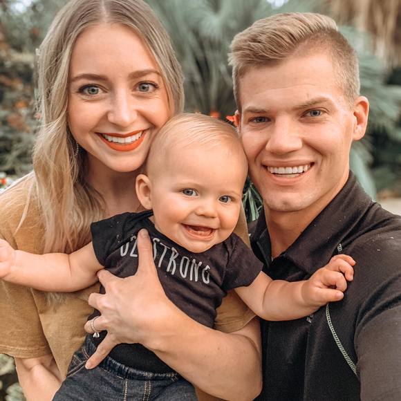 Profile Picture of Honey Hoiseth (@hnh010) on Poshmark