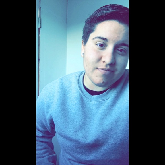 Jenna Rosales - Poshmark Profile Picture of Jenna Rosales (@jennaleigh1123) on Poshmark