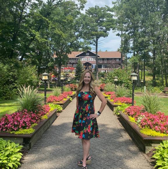 Shannon Neustel - Poshmark Profile Picture of Shannon Neustel (@sneustel) on Poshmark