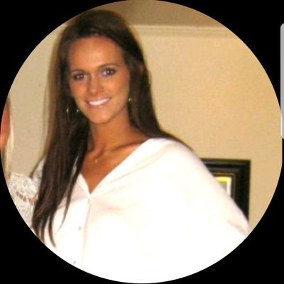 Profile Picture of Hillary Poole (@hillary_C_poole) on Twitter