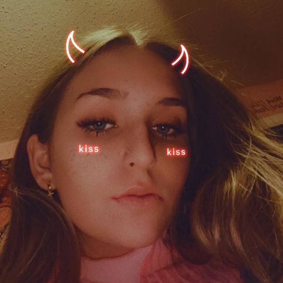 Profile Picture of Sierra Giranda (@sierragiranda) on Poshmark