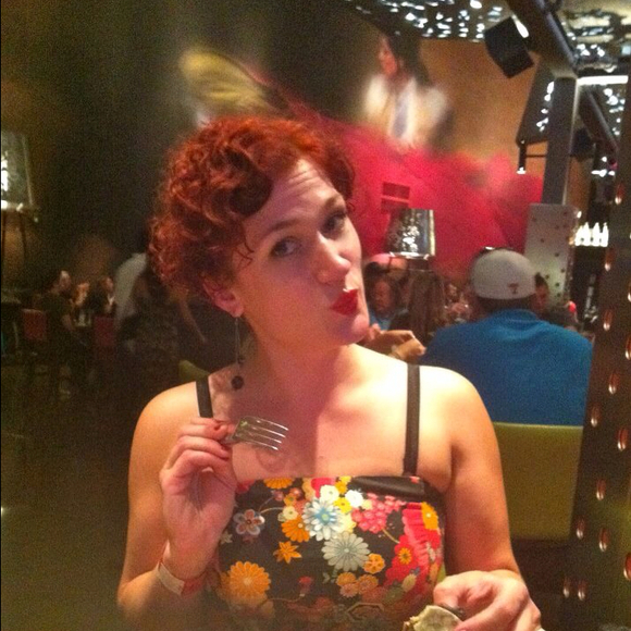 Profile Picture of Crystal Wren (@crystalrosered) on Poshmark