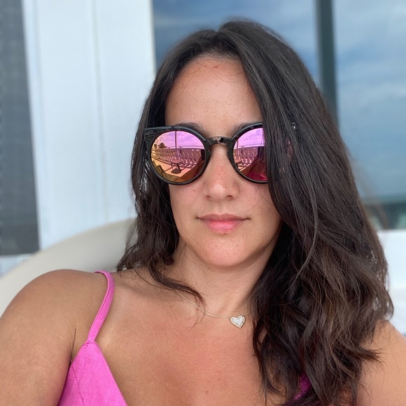 Profile Picture of Carla Crouch (@carlamatt82) on Poshmark