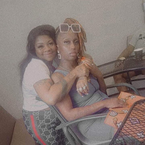 Profile Picture of Javonda Rogers (@rogersjavonda) on Poshmark