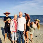 Profile Picture of Bernadette Farrell (@pnutbernay) on Instagram