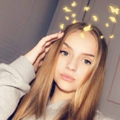Profile Picture of Ruxy (@_ruxanda) on Twitter