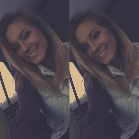 Profile Picture of Rhylie Driftmyer (@rhydriftmyer) on Poshmark