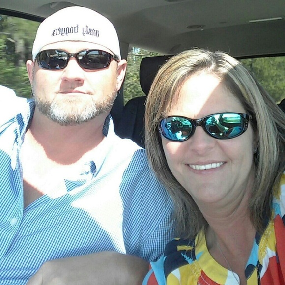 Profile Picture of Renee Glisson (@ladychop79) on Poshmark