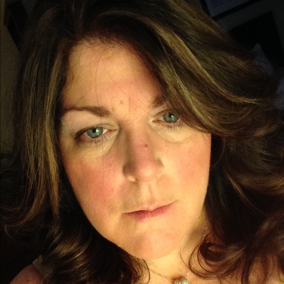 Profile Picture of Joan Walsh (@joan014) on Poshmark