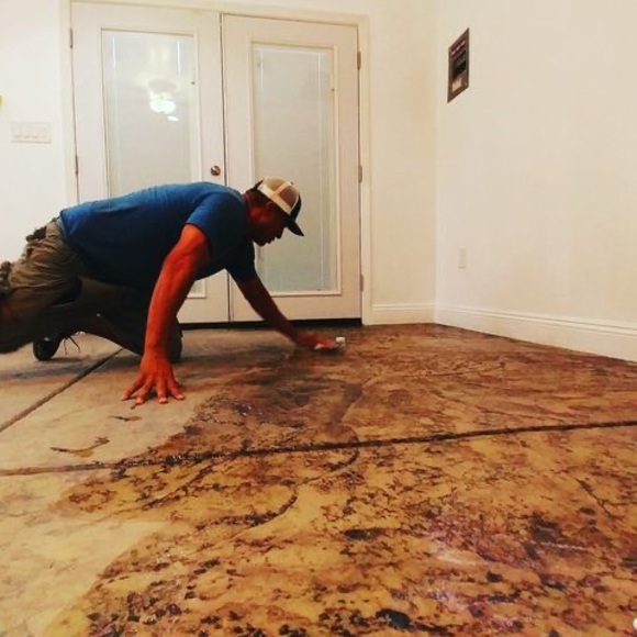 Profile Picture of James Zaragoza (@jameszaragoza18) on Poshmark