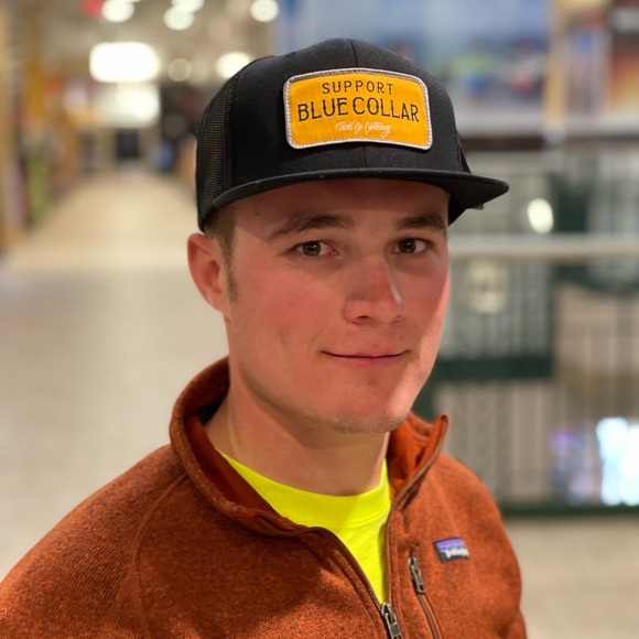 Profile Picture of Zachary Dumont (@zachdumont) on Poshmark