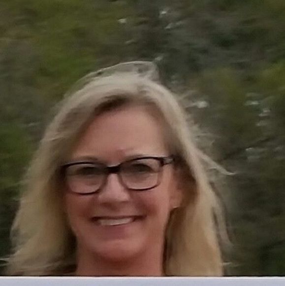 Profile Picture of Elizabeth Staldt (@estaldt) on Poshmark