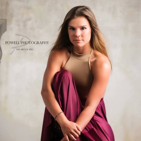 Profile Picture of Laura Wiget (@benjiwiget) on Poshmark