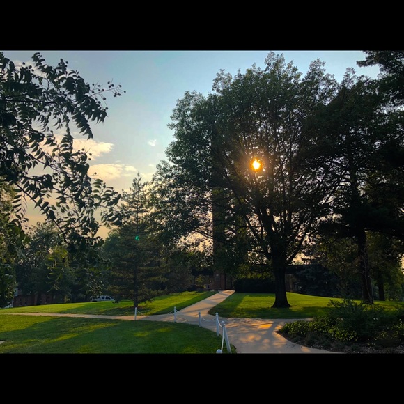 Profile Picture of Andrew Geng (@kosmi) on Poshmark