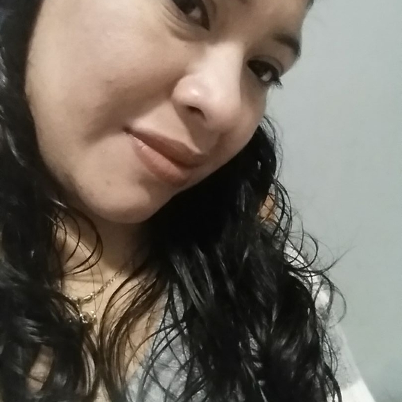 Profile Picture of Magda Alvarez (@2013678313) on Poshmark