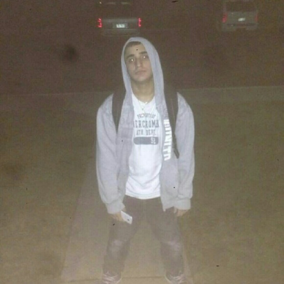 Profile Picture of Adrian Khoshnaw (@adrian_khoshnaw) on Poshmark