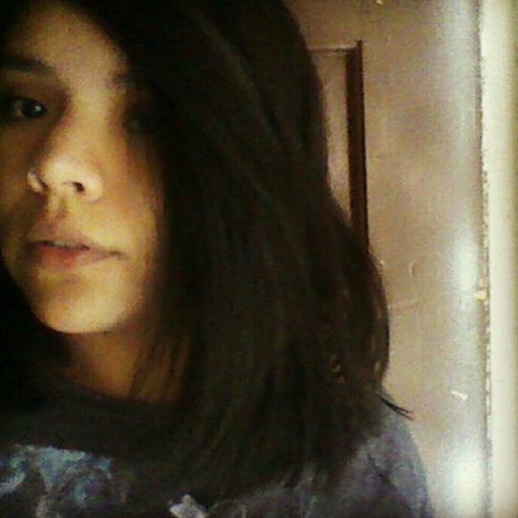 Profile Picture of Shelly Sandoval (@shelly2122) on Poshmark