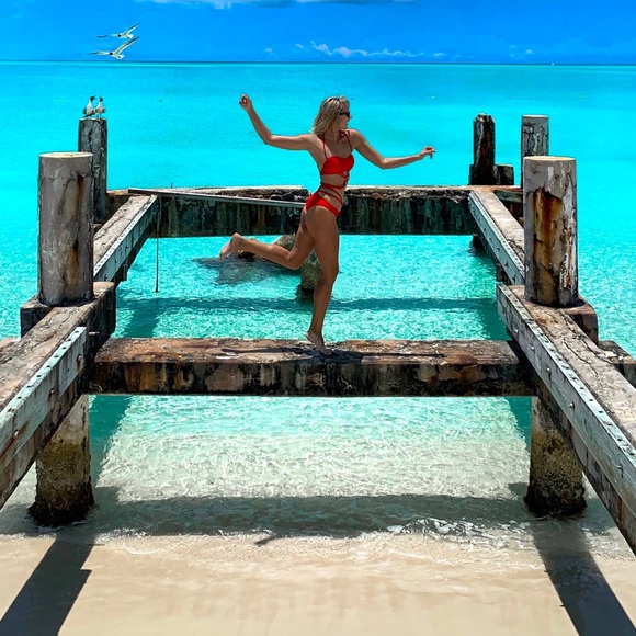 Profile Picture of Kristina Makushenko (@kristimakush) on Poshmark