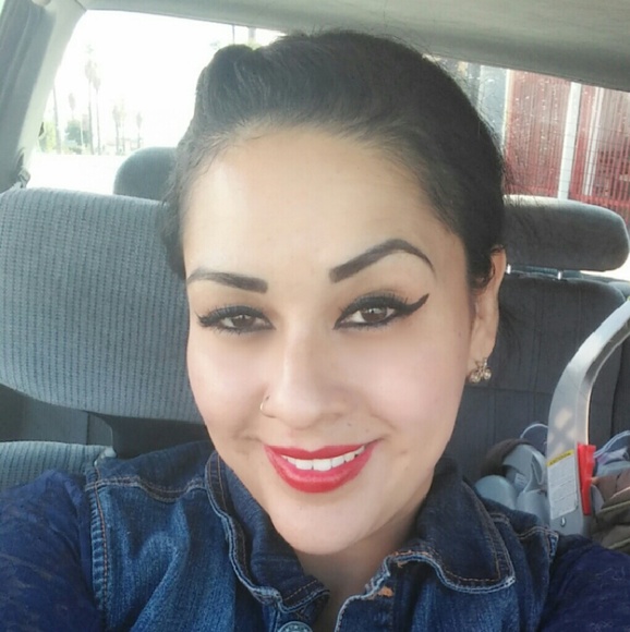 Profile Picture of Rocio Jaramillo (@koritajaramillo) on Poshmark