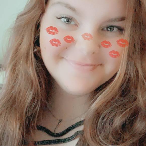 Profile Picture of Abigail Brisendine (@abby_brisendine) on Poshmark