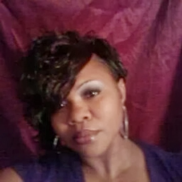 Profile Picture of Penny Campbell (@penny1542) on Poshmark