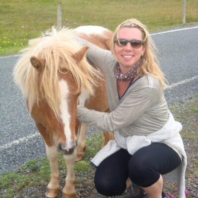 Profile Picture of Claire Irving (@Schmoo2011) on Twitter