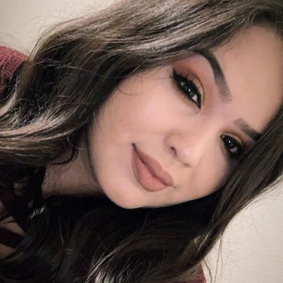 Profile Picture of Lupe Luna (@vivalalooops) on Twitter