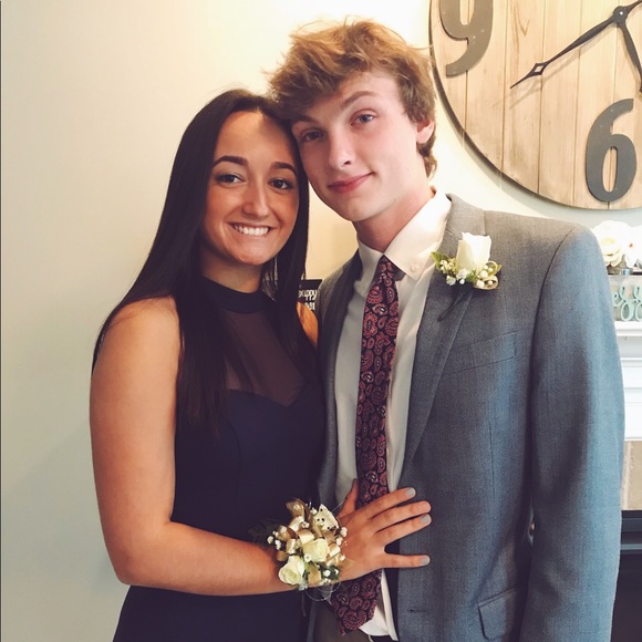 Profile Picture of Haley Grimmett (@haleygrimmett1) on Poshmark