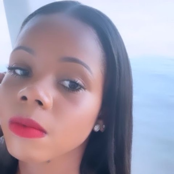 Dominique Conner - Poshmark Profile Picture of Dominique Conner (@raquellconner) on Poshmark