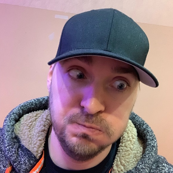 Profile Picture of Jesse Parker (@jesseparker49) on Poshmark