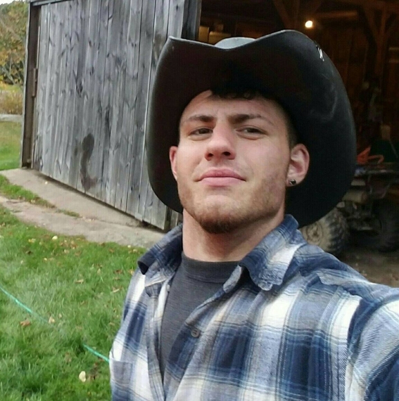 Profile Picture of Pete Khanjian (@khanjian46) on Poshmark