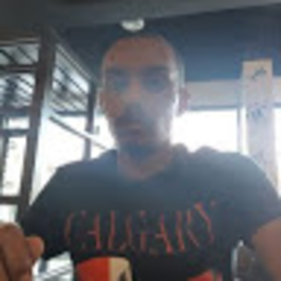 Profile Picture of Alexander Giorgis (@agiorgis) on Poshmark