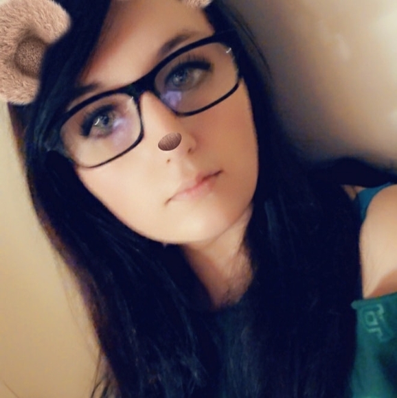 Profile Picture of Stacey Mullins (@dougstacey2018) on Poshmark