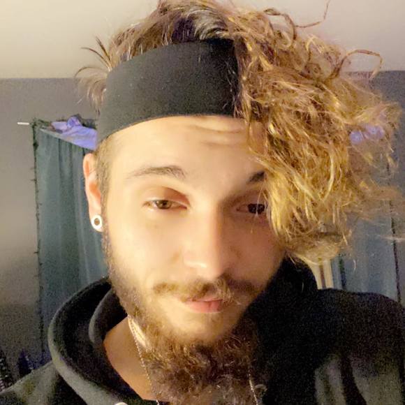 Profile Picture of Gabriel Vincent (@editor_) on Poshmark