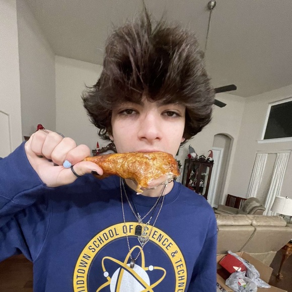 Profile Picture of Gavin Mckay (@illuminate77) on Poshmark