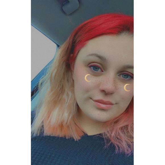 Profile Picture of Ally Layson (@allisonmae2009) on Poshmark