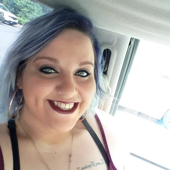 Profile Picture of Kate Mohr (@kate_mohr) on Poshmark