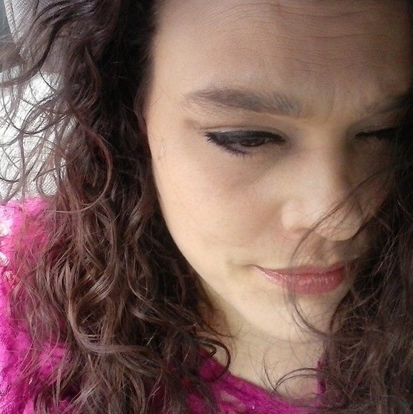 Profile Picture of Amanda Hanners (@amandahanners) on Poshmark