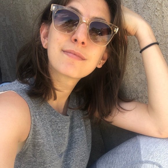 Profile Picture of Arielle Royston (@arielleroyston) on Poshmark