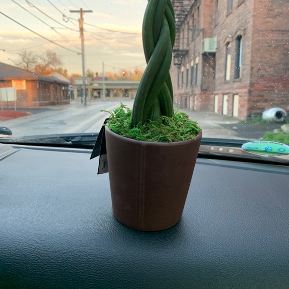 Profile Picture of Denise James (@dajtvjccb) on Poshmark