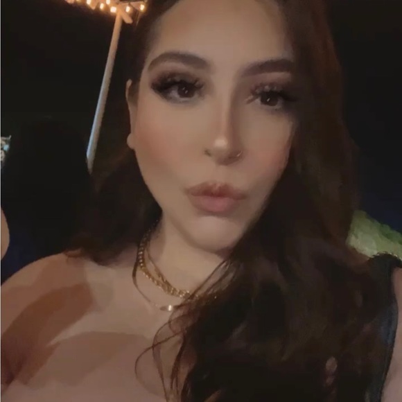 Profile Picture of Diana Felix (@felixd62) on Poshmark