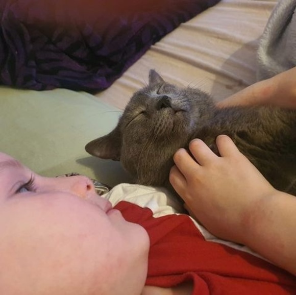 Profile Picture of Diana Pamias (@dianapamias1213) on Poshmark