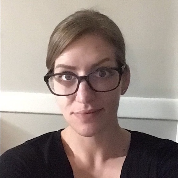 Profile Picture of Karen Wiacek (@wiacek31) on Poshmark