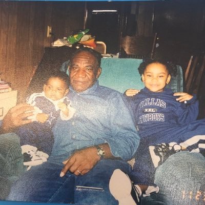 Profile Picture of Andrew Williams (@GravyTrain66) on Twitter